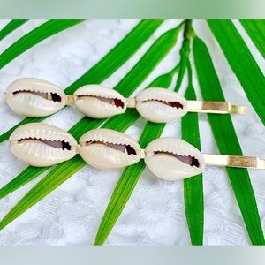 NWT Salty Cali Set of 2 Triple Cowrie Shell Hair Pins